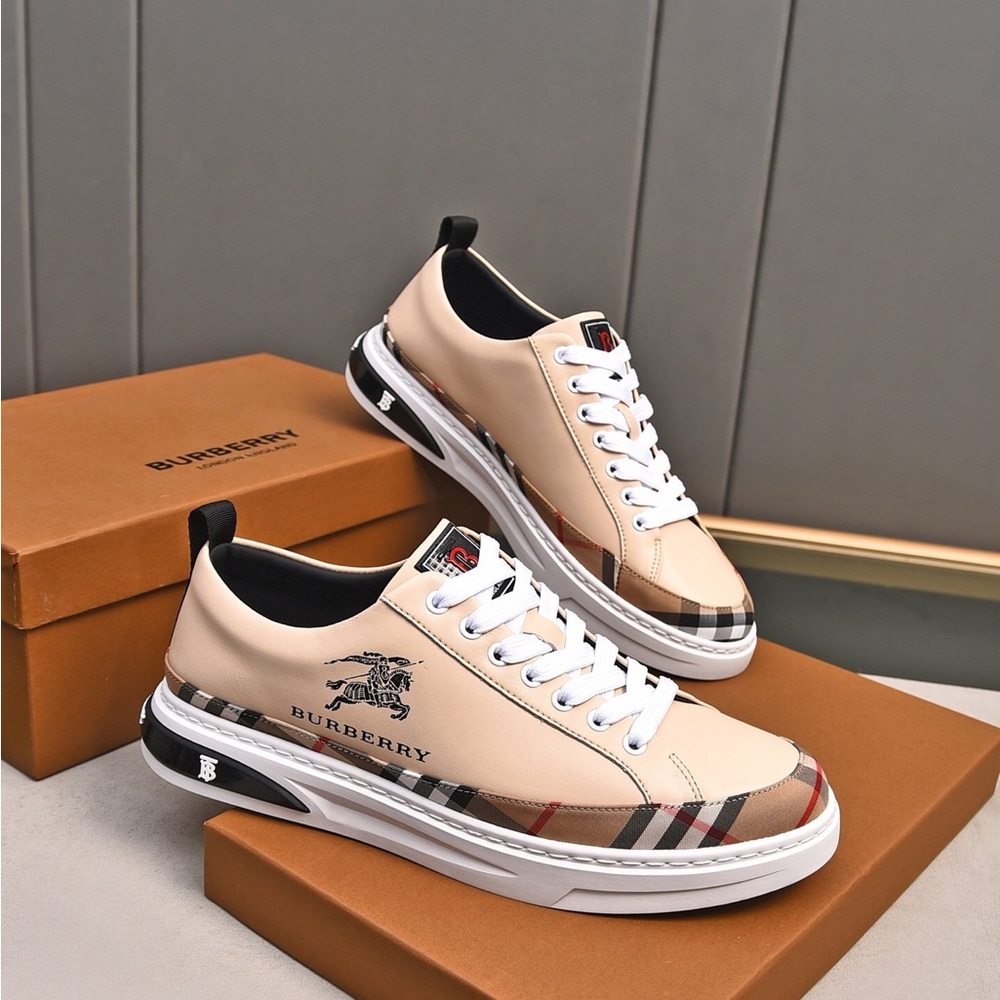 Burberry Men's Cream and Black Sneakers